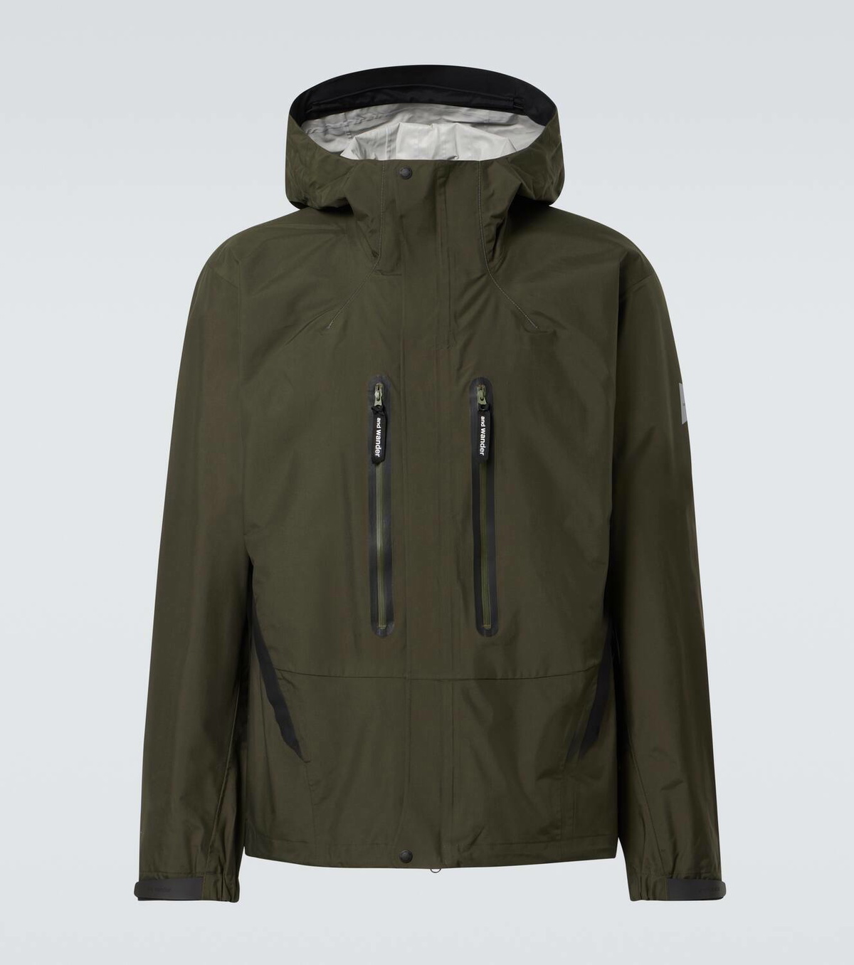 And Wander 2.5L Hiker raincoat