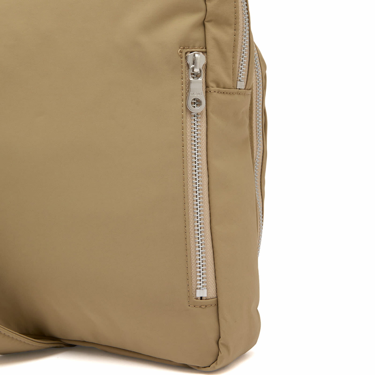 Mazi Untitled AM Case 03 in Beige 