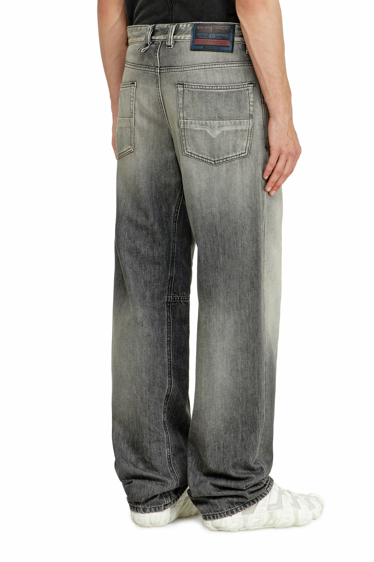 Diesel Relaxed Jeans Low Waist 2001 D-Macro - Jeans Mens in Grey