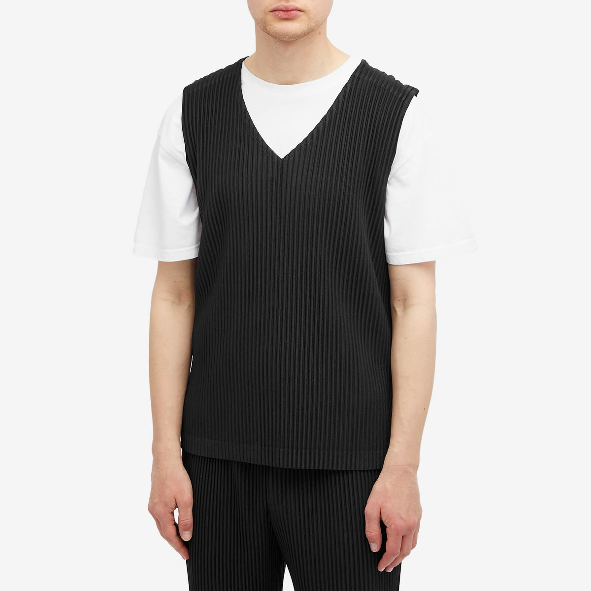 Homme Plissé Issey Miyake Men's Pleated Vest in Black Homme Plisse
