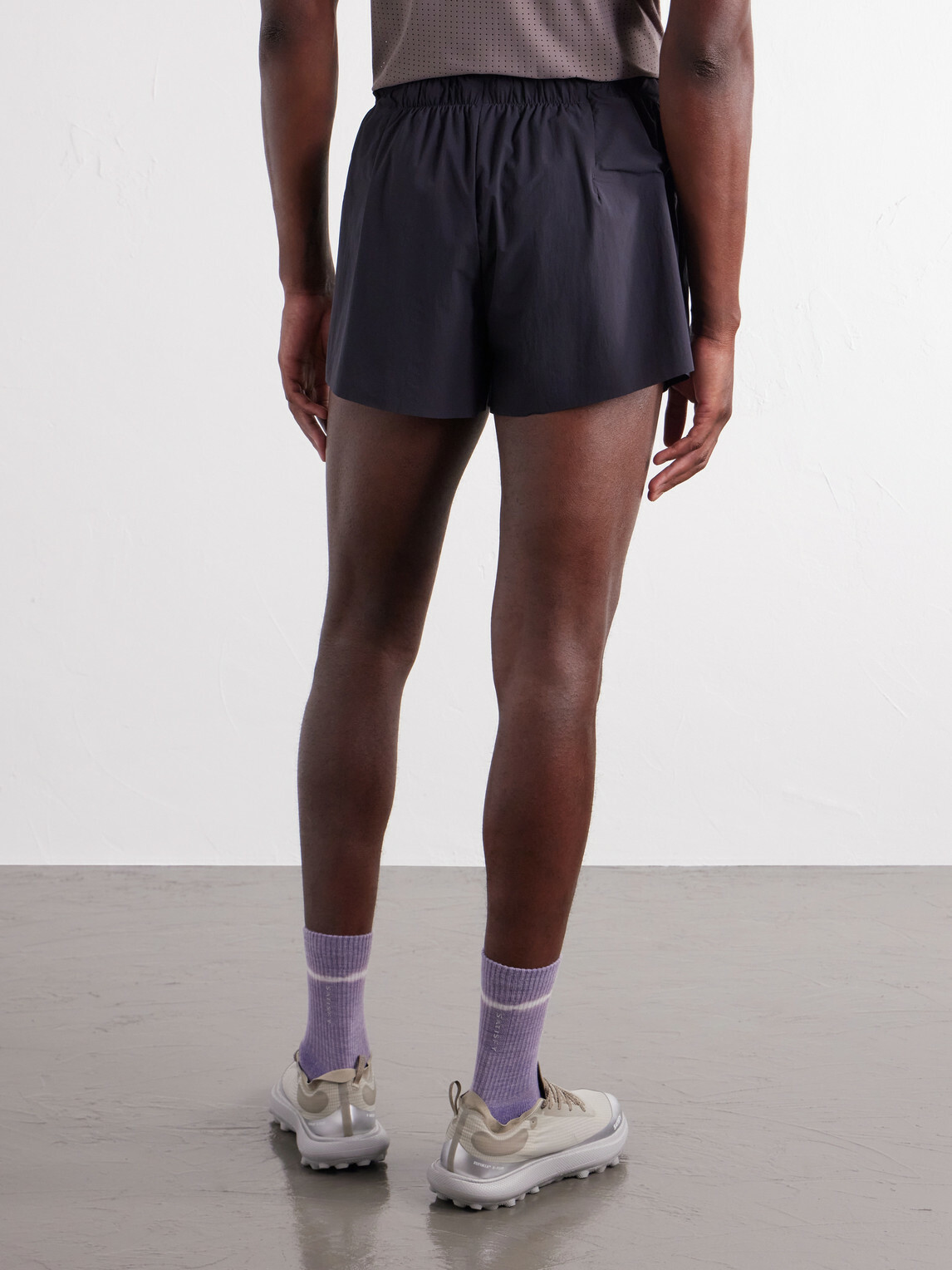 Satisfy - Distance Straight-Leg Logo-Appliqu&eacute;d 2.5" Justice&trade; Shorts - Black