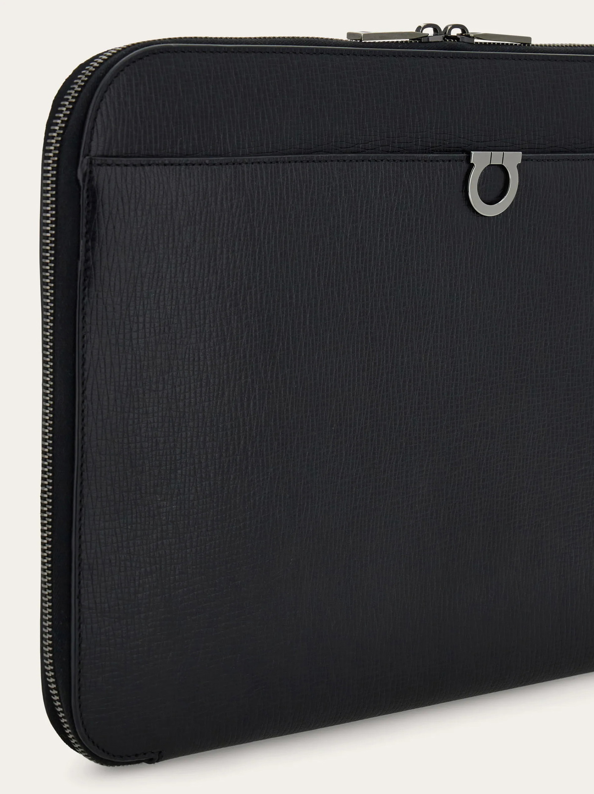 Ferragamo Mens Gancini document holder in Black