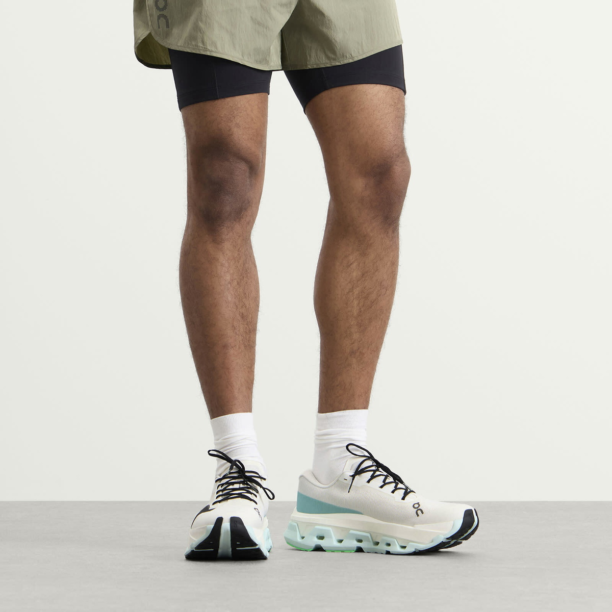 ON Men's Cloudmster 3 Hyper Sneaker in Ivory/Flurry