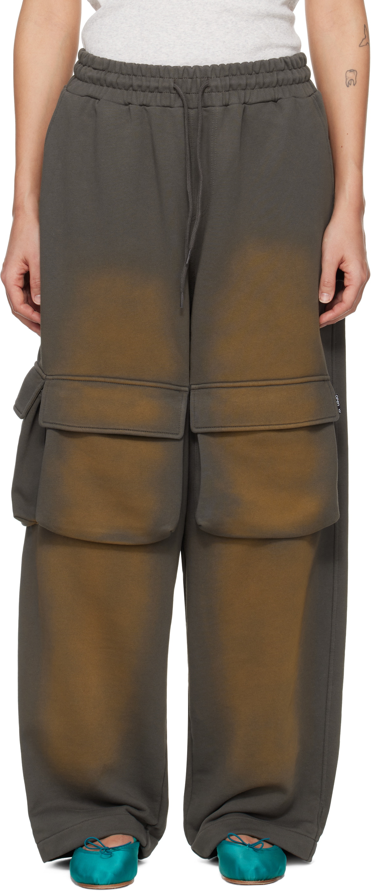● OPEN YY ● 25SS YY COLOR BLOCK PANTS Beige & Navy YY Color Block Lounge Pants by OPEN YY on Sale