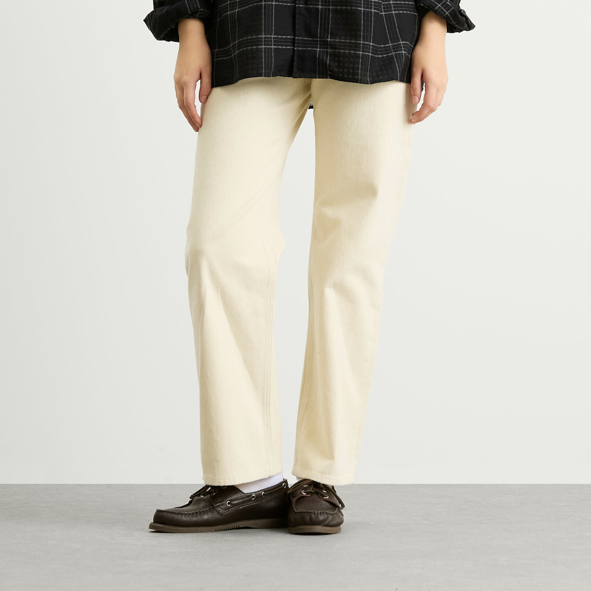 DUNST Women's Brushed Straight Jeans in Cream