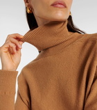 Victoria Beckham Wool turtleneck sweater