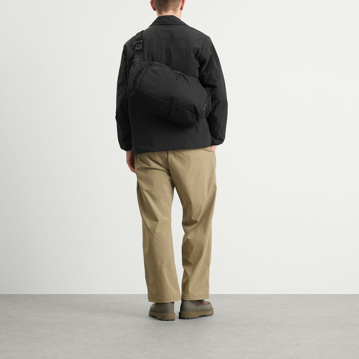 Snow Peak Men's Everyday Use Middle Shoulder Bag in Black 