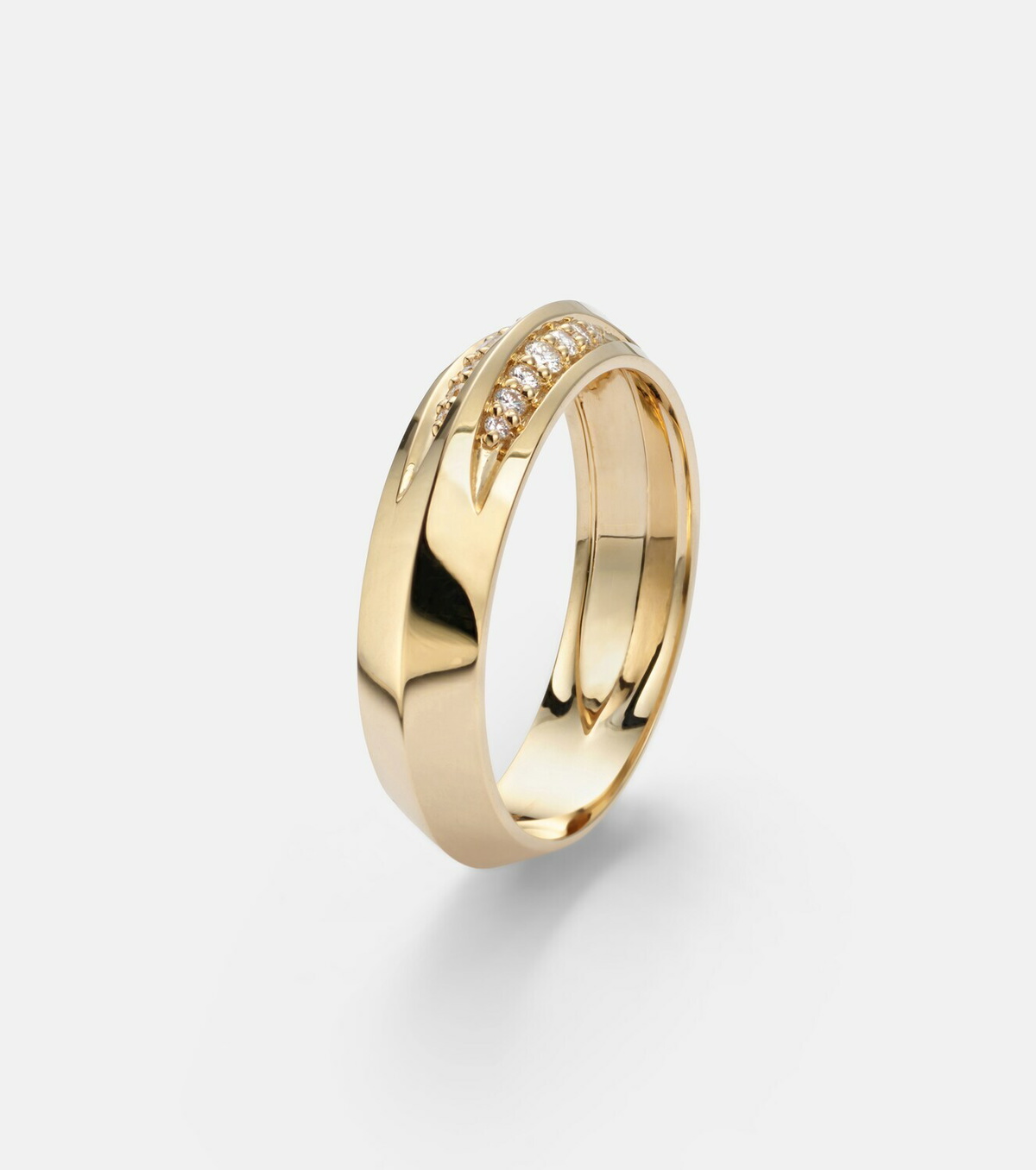 Stone and Strand Knife Edge 14kt gold ring with diamonds