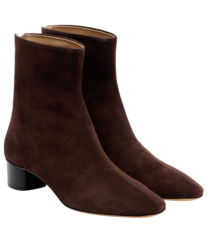 Photo: Le Monde Béryl Carole suede ankle boots