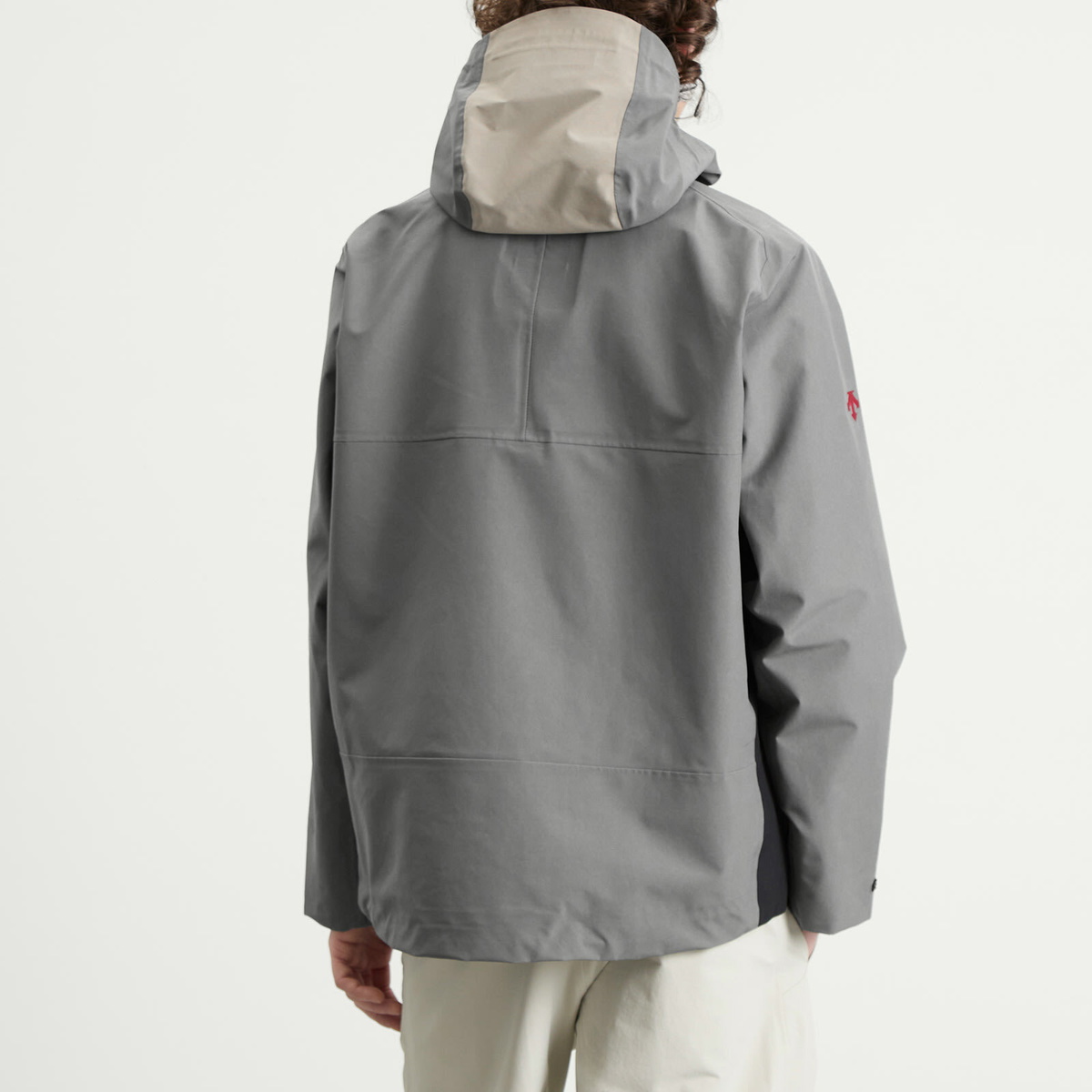 新品DESCENTE DGMQJK06 ジャケット サイズOグレー Descente Men's Allterrain x JJJJound Hardshell Jacket in Charcoal