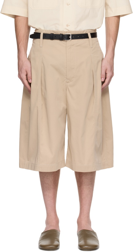 Photo: LEMAIRE Beige Maxi Pleated Bermuda Shorts