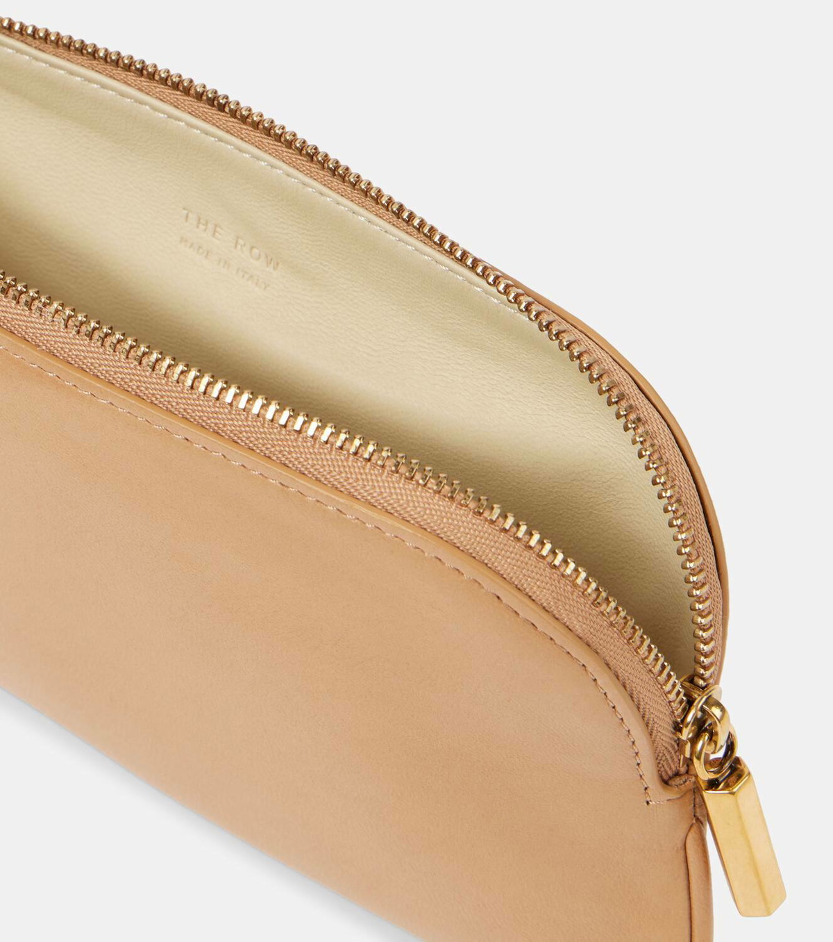 THE ROW EW CIRCLE POUCH （ダークブラウン） The Row E/w Circle Leather Pouch In Brown | ModeSens