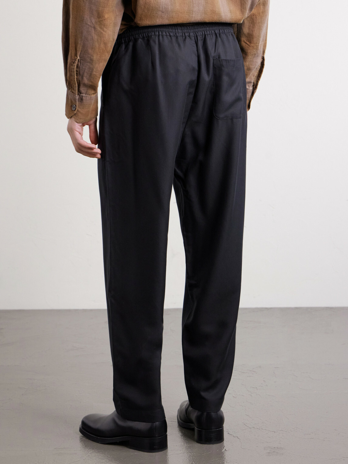 A Kind Of Guise - Banasa Straight-Leg Lyocell Trousers - Black