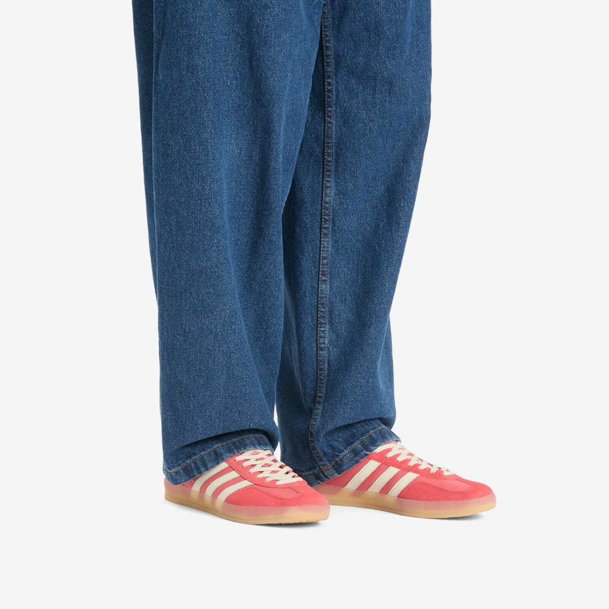 Adidas Gazelle Indoor in Red/Alumina/Magic Beige