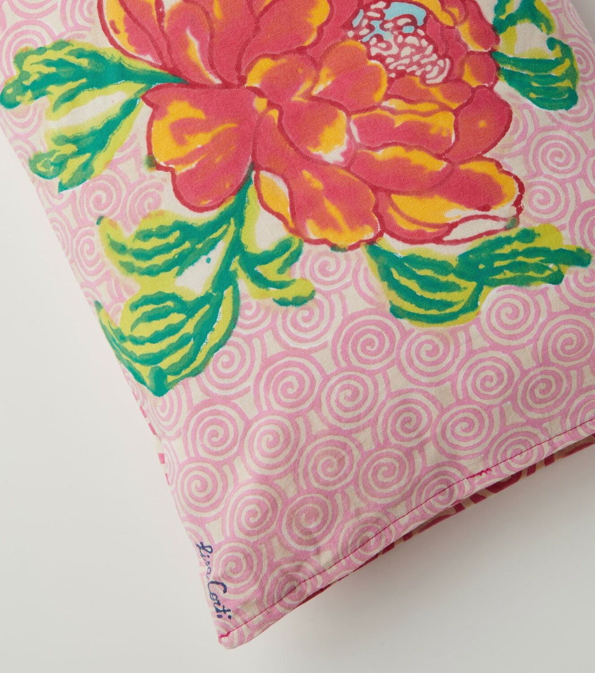 Lisa Corti Camelia Magenta rectangular cotton cushion
