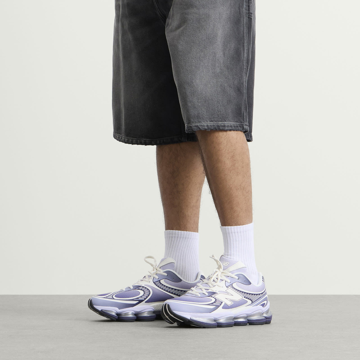 New Balance 2000 Sneaker in Boysenberry/Smoked Violet/Sea Salt