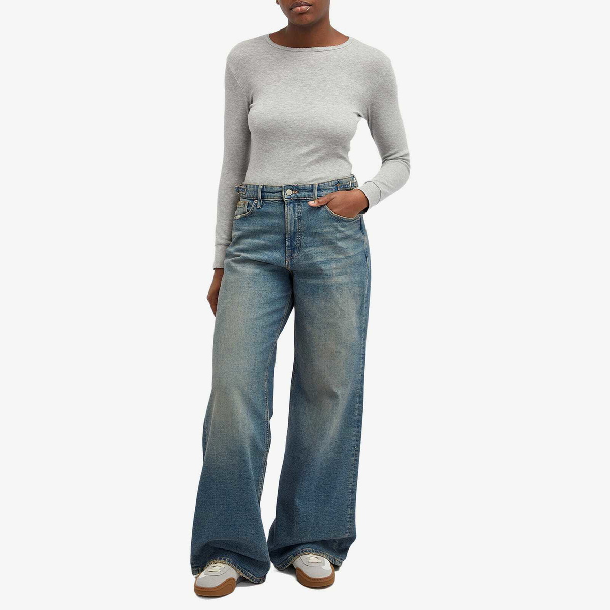 DONNI. Women's Baby Rib Scallop Long Sleeve Top in Heather Grey