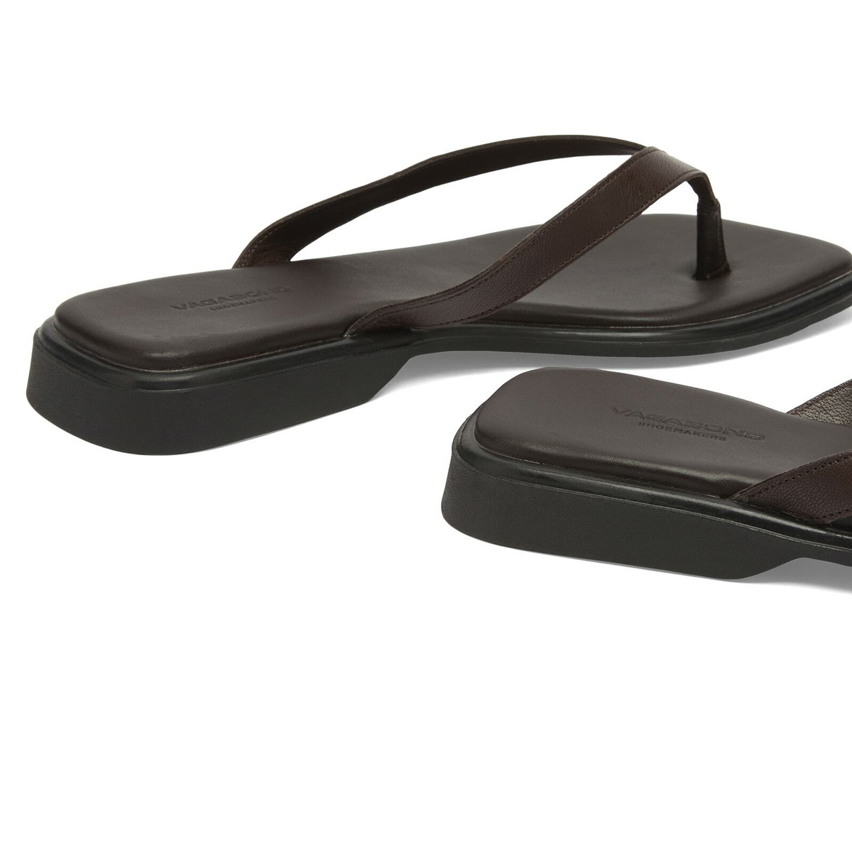 Vagabond Shoemakers Women's Izzy Leather Flip Flops in Chocolate