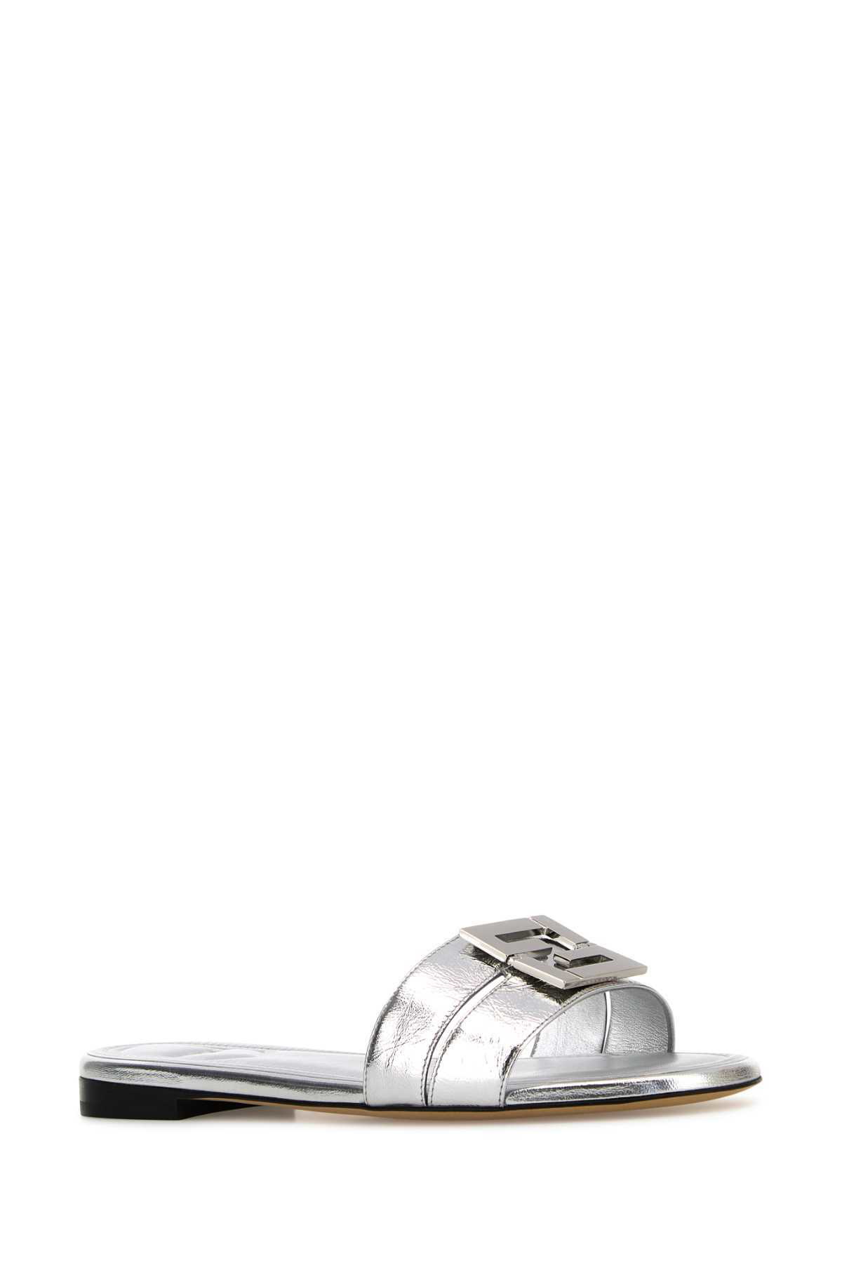 スリッポン FENDI SILVER LEATHER BAGUETTE SLIPPERS Fendi Silver Leather Baguette Slippers Fendi