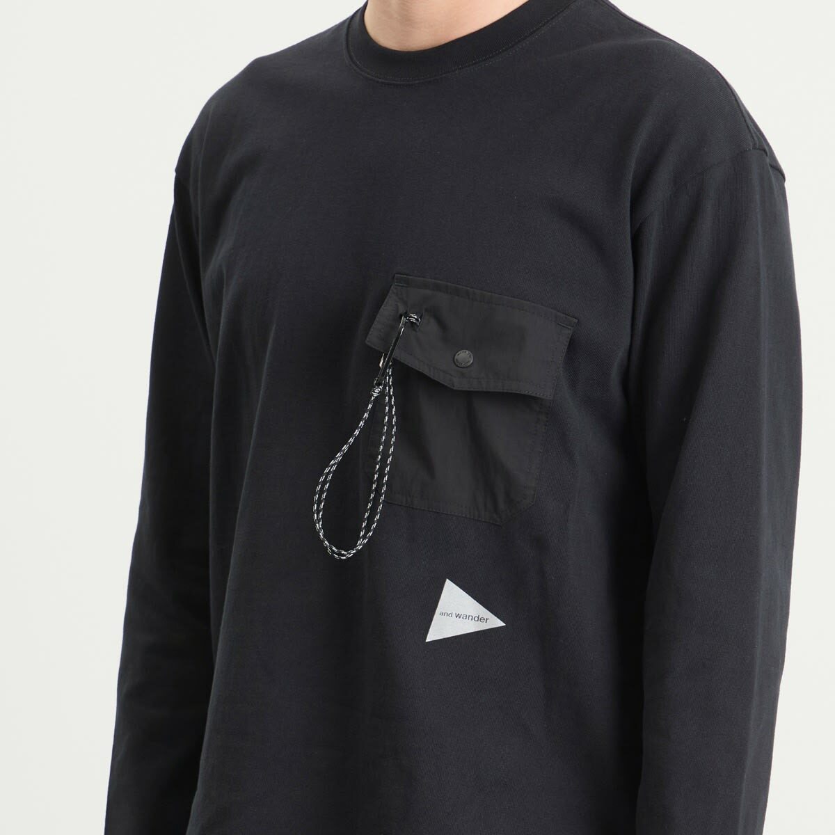 and wander Men's Heavy Cotton Longsleeve Pocket T-Shirt in Black