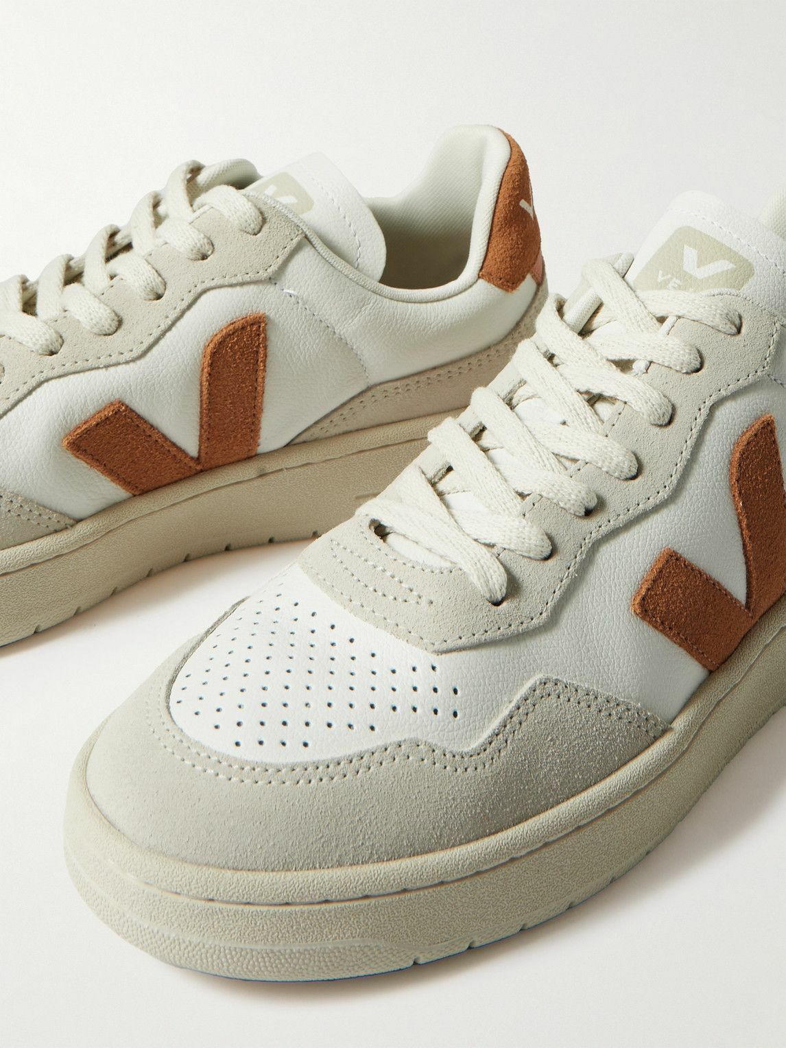 Veja - V-90 Suede and Leather Sneakers - White VEJA