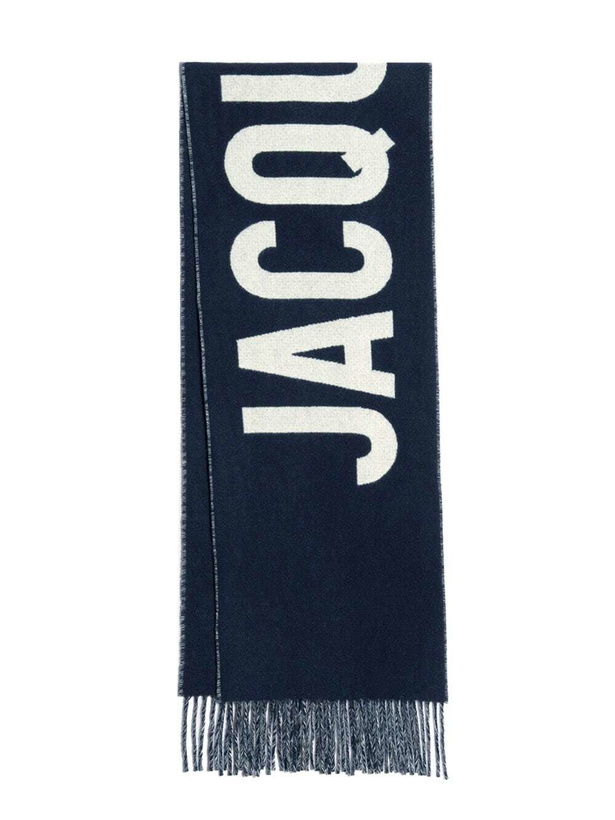Photo: Jacquemus L'écharpe Jacquemus