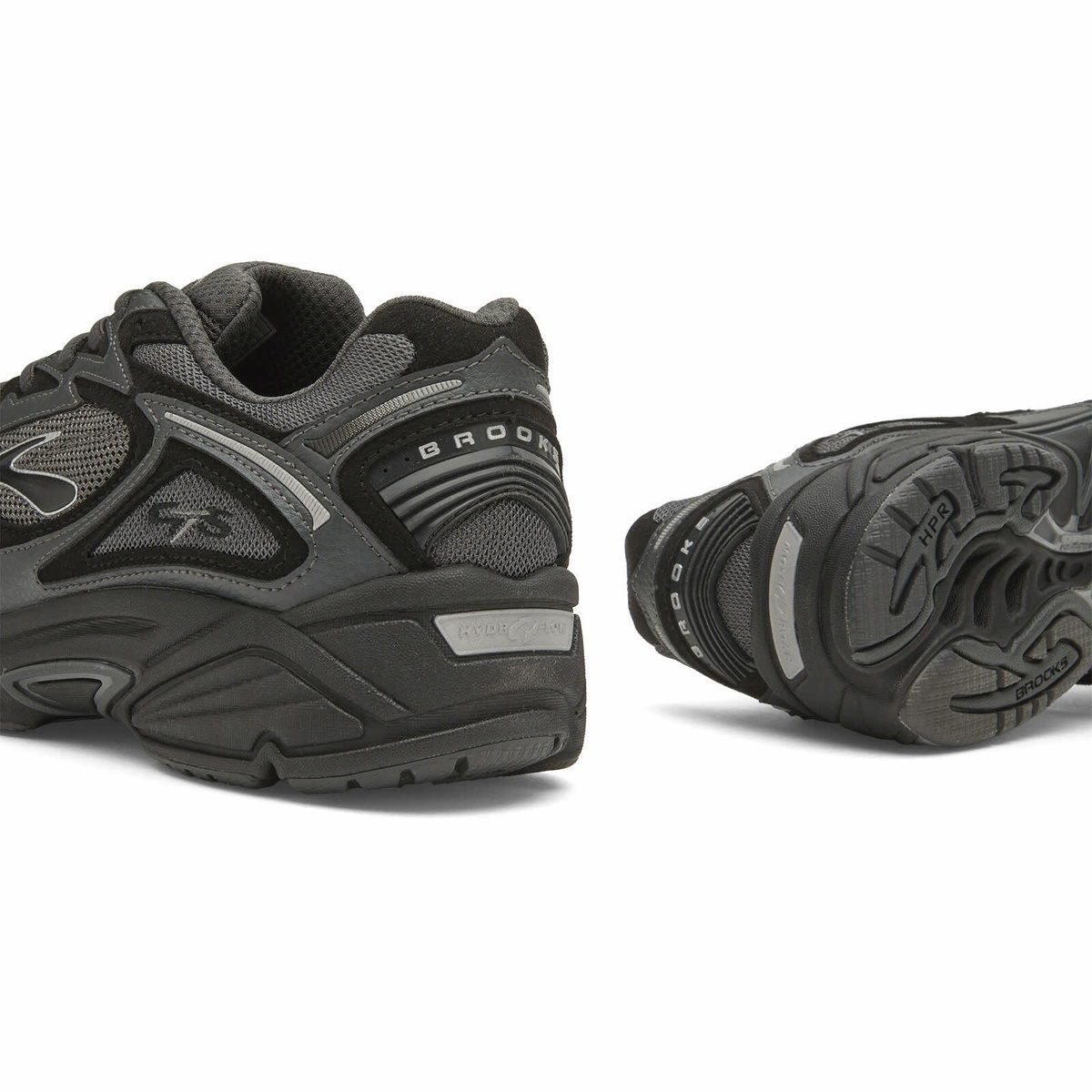 Brooks Men's Adrenaline GTS 4 Sneaker in Black Sand/Dark Shadow