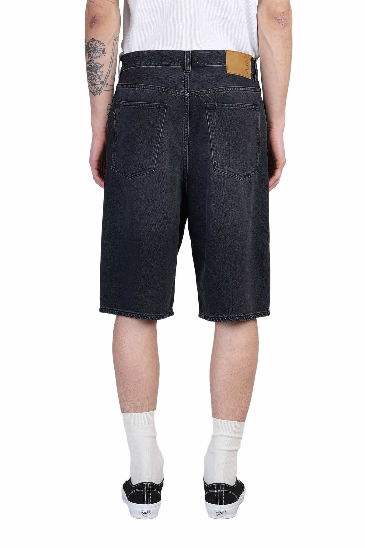 Haikure Jo Shorts In Black Denim