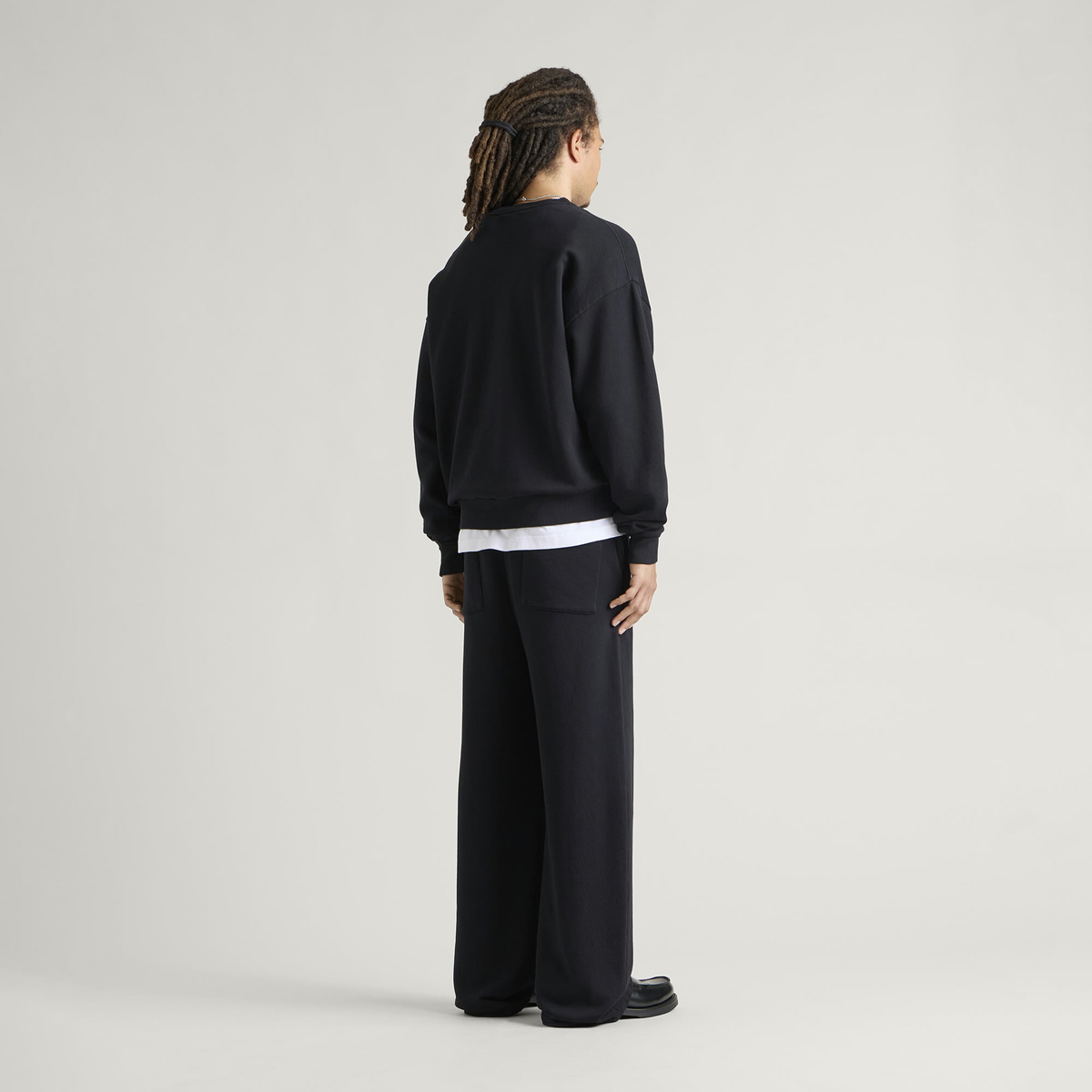 END. Signature Sweatshirt in Black