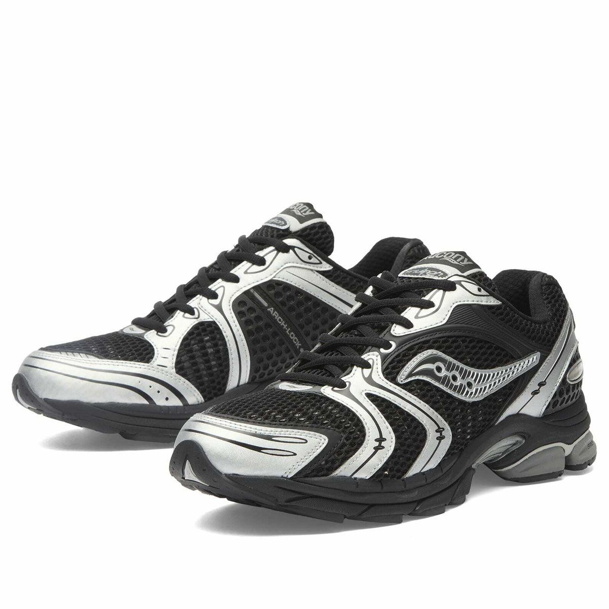 Saucony Progrid Triumph 4 Sneaker in Black/Silver
