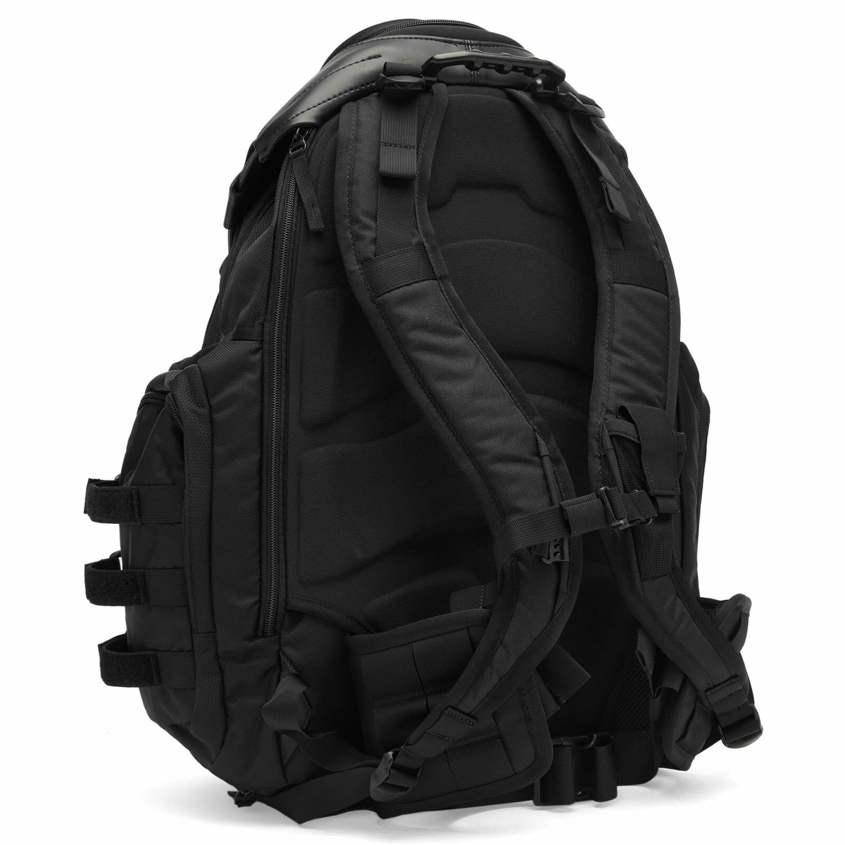 Oakley Men's Kitchen Sink Backpack in Stealth Black 