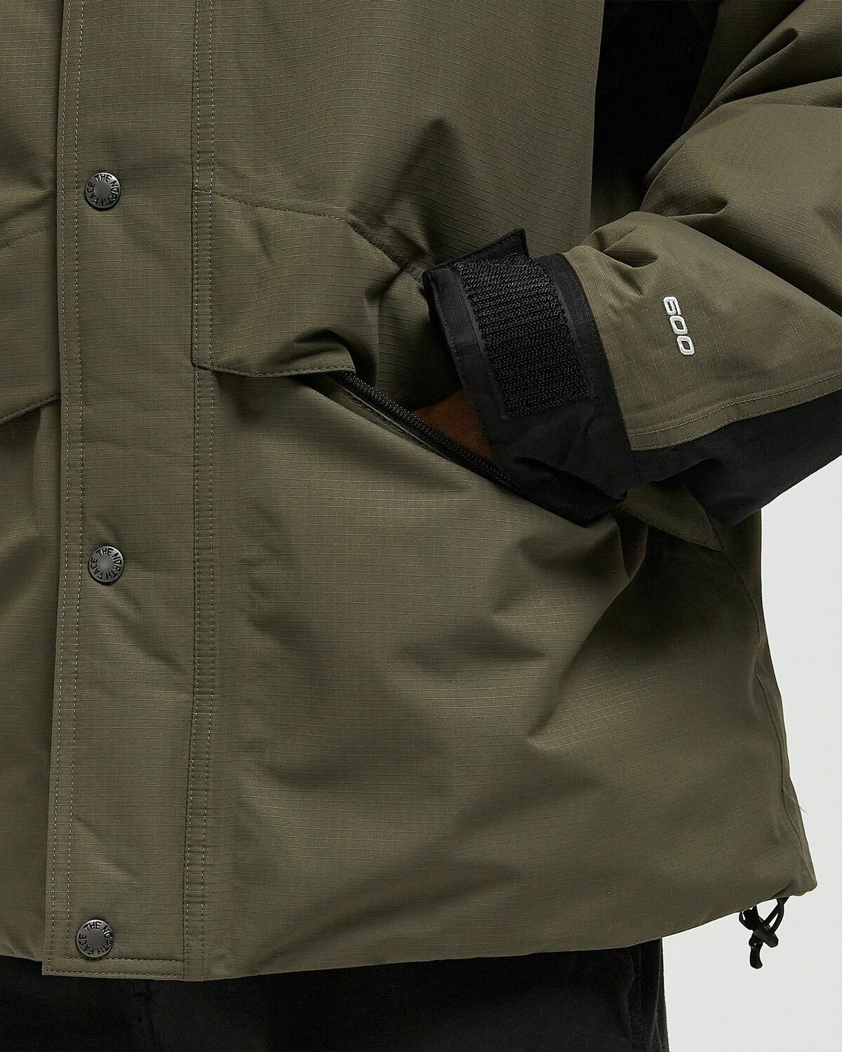 The North Face MOUNTAIN DOWN JACKET Green Mens Down & Puffer Jacket