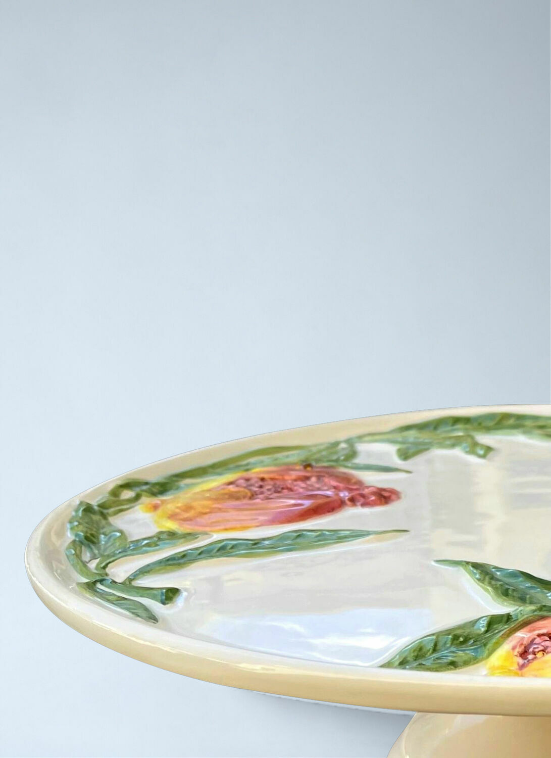 Les-Ottomans Embossed Ceramic Cake Stand