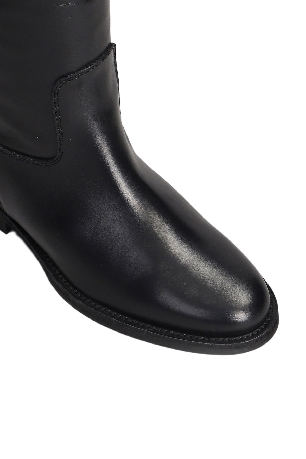 Via Roma 15 In Black Leather