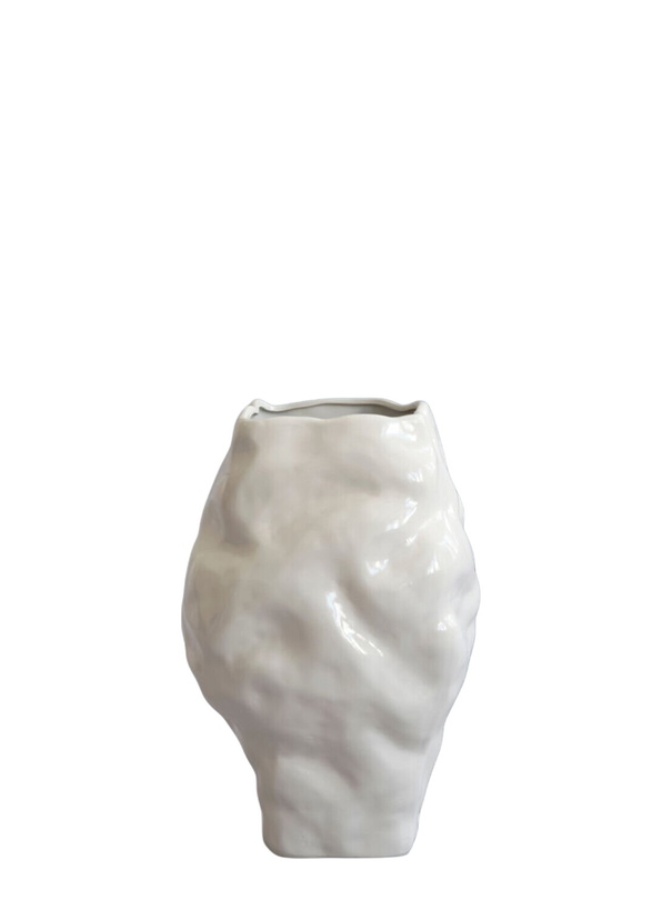 Photo: 101 Copenhagen Handcrafted Ceramic Sculptural Vase