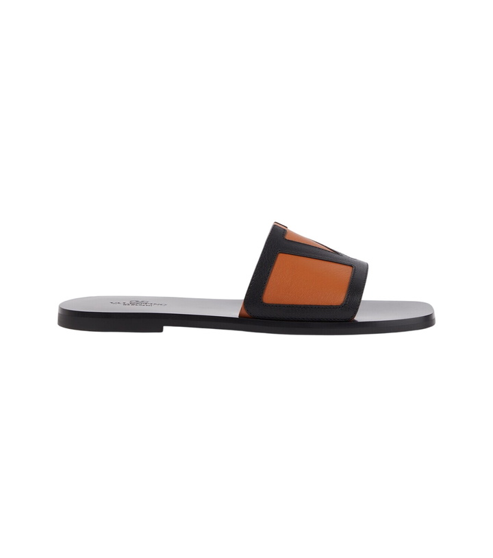 Photo: Valentino Garavani Viva Superstar leather slides