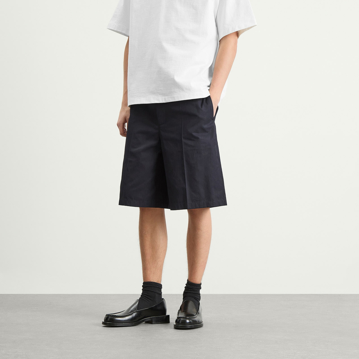 Jil Sander Men's Tailored Short in Midnight