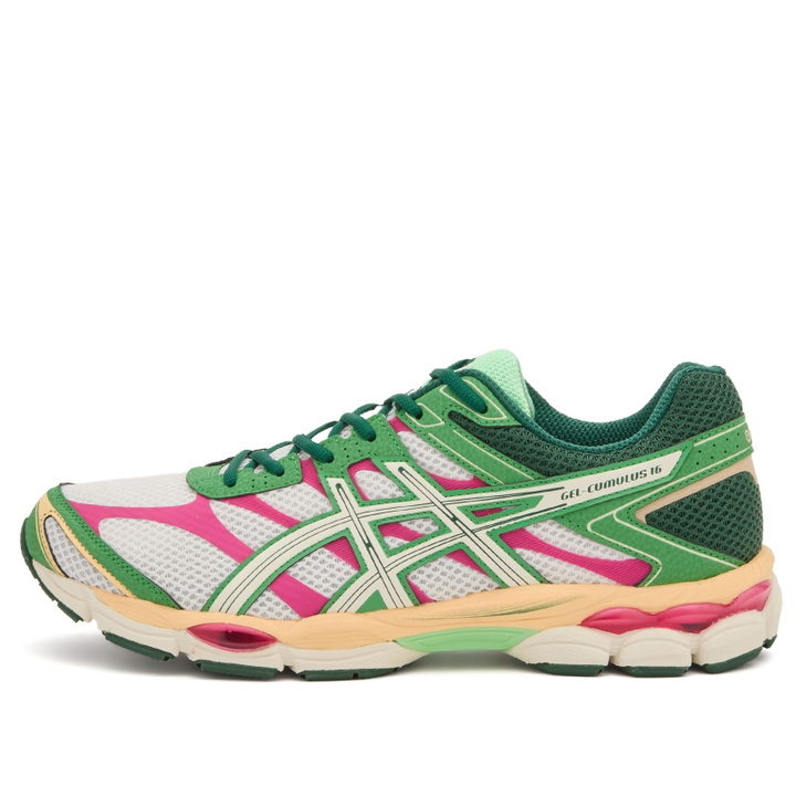 Photo: Asics GEL-Cumulus 16 Sneaker in Cream/Ivory