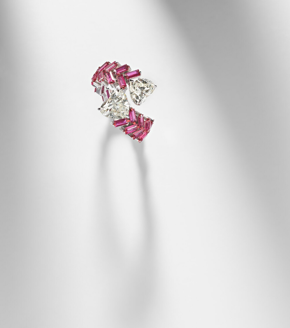 Kamyen 18kt white gold ring with rubies and diamonds
