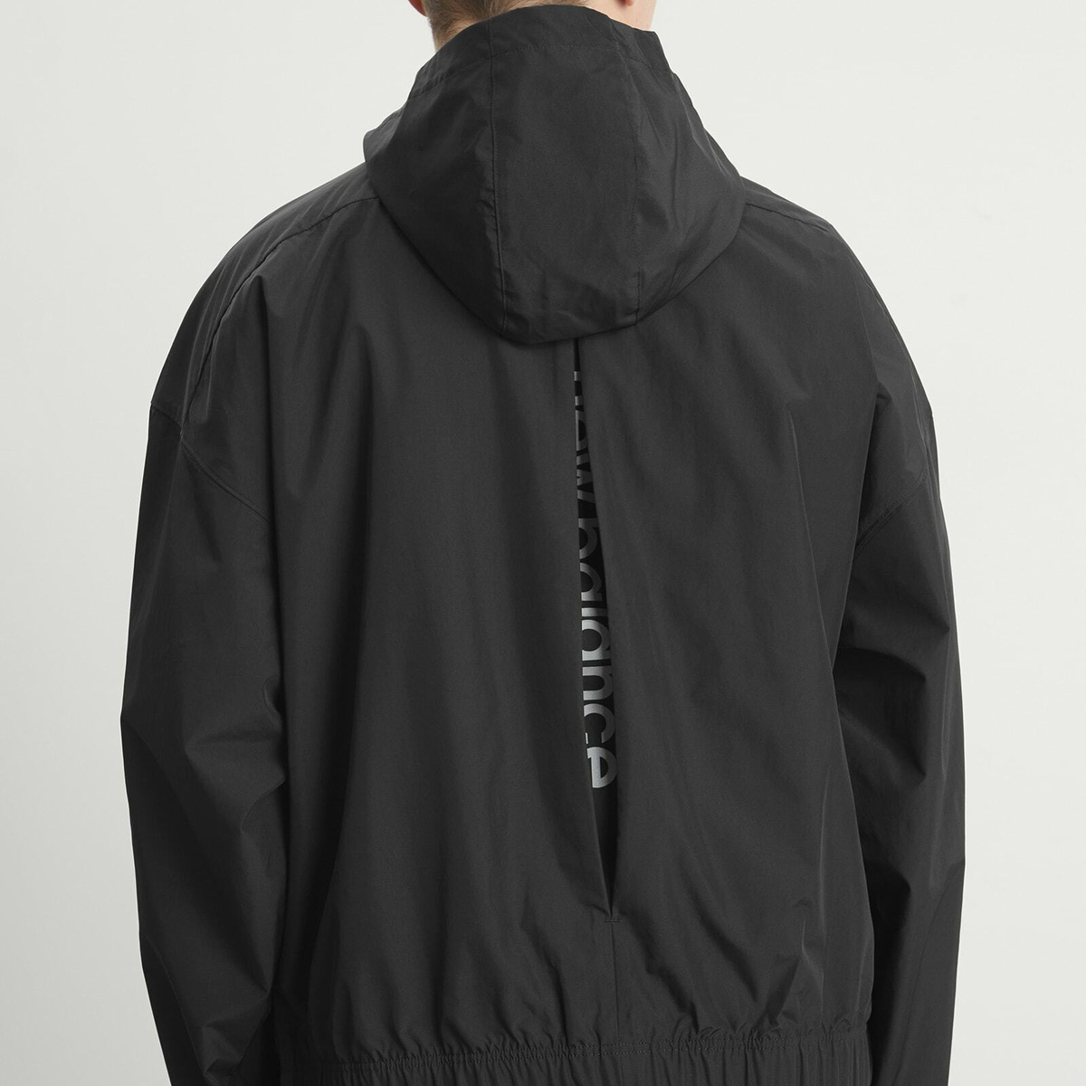 New Balance Men's Elusive Shell Jacket in Black