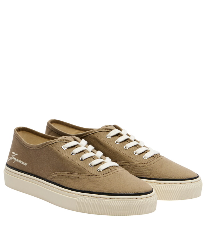 Photo: Jacquemus Féfé canvas sneakers