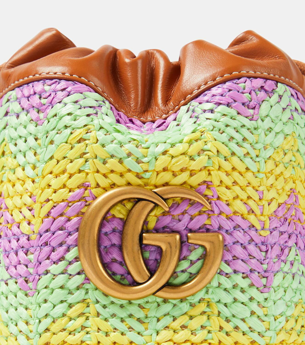 【関税&送料込】Gucci Embroidered Raffia Mini Gg Bucket Bag GG Mini raffia-effect bucket bag in beige - Gucci | Mytheresa