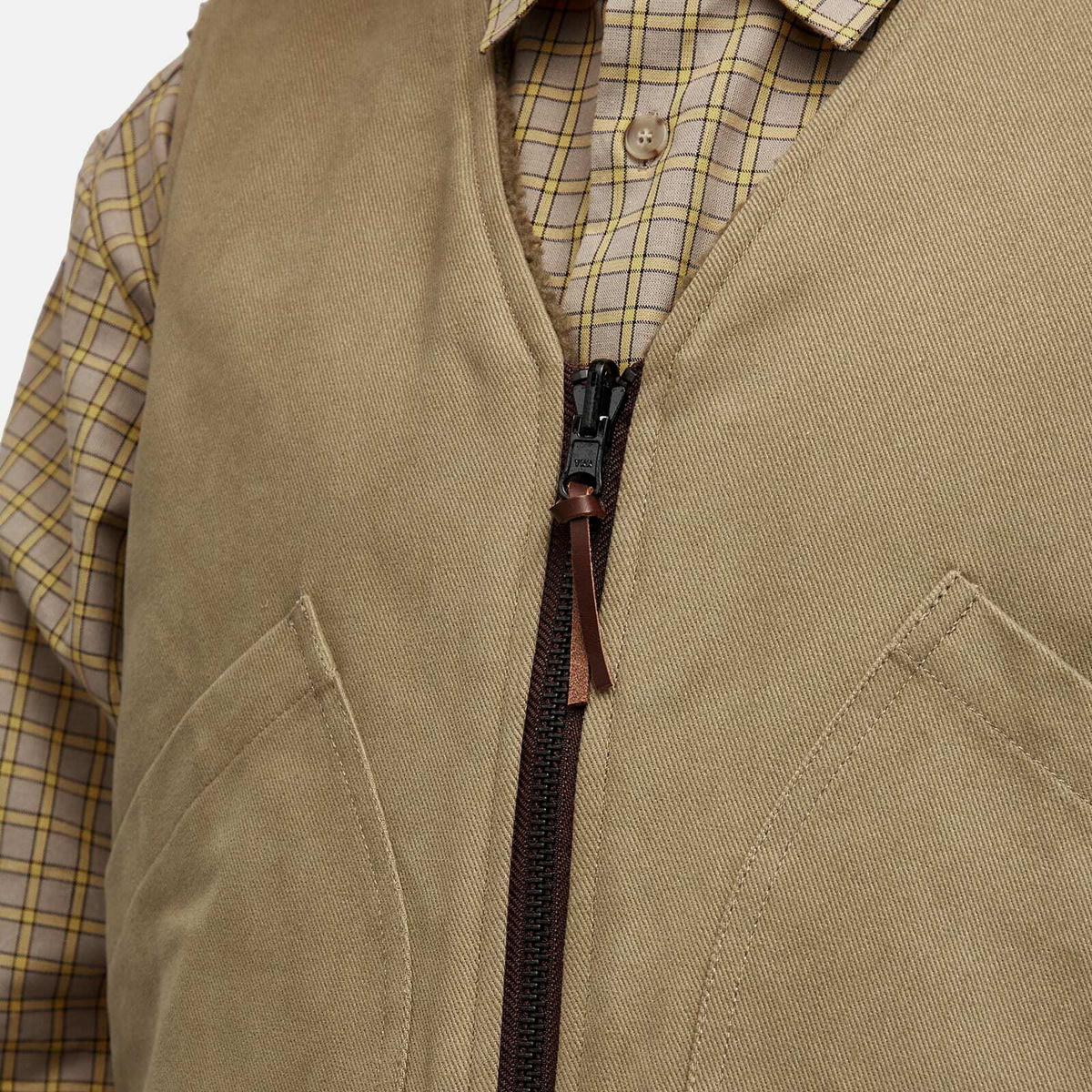 Café Mountain Men's Reversible Foragers Vest in Washed Limestone/Olive