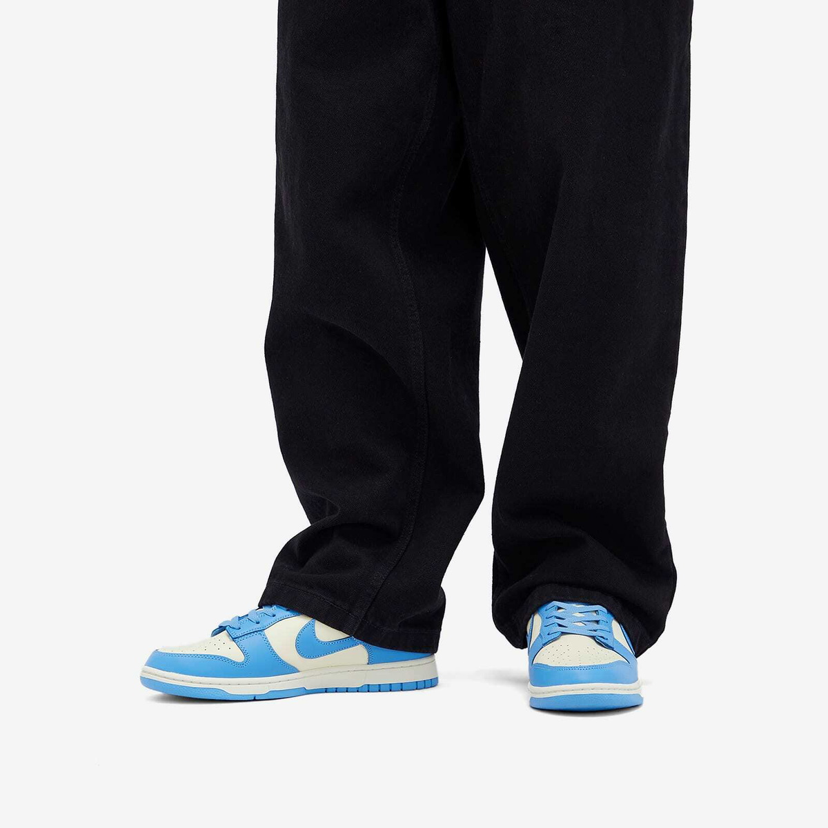 dunks with baggy jeans