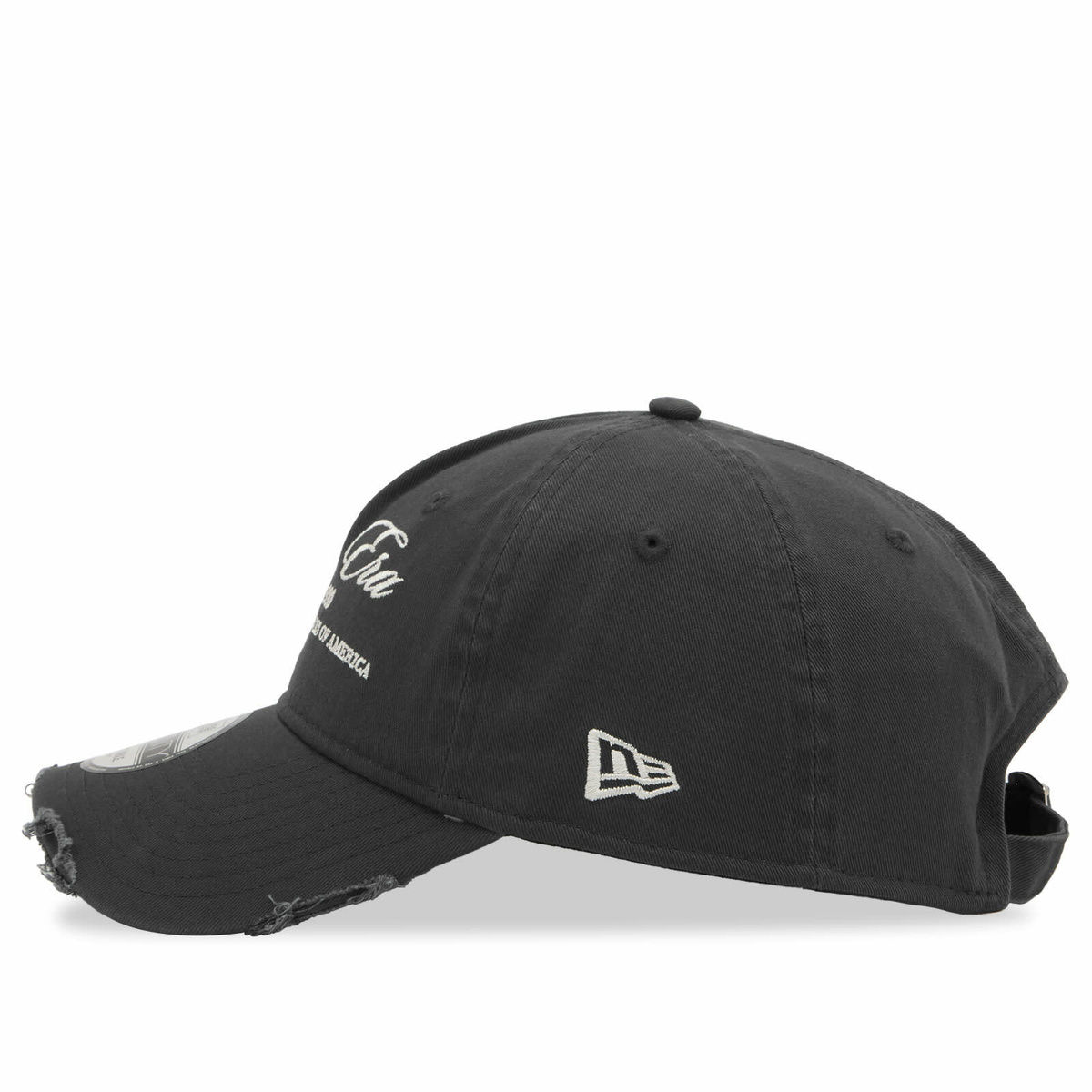 New Era Wash Distress 9Twenty Cap in Black 