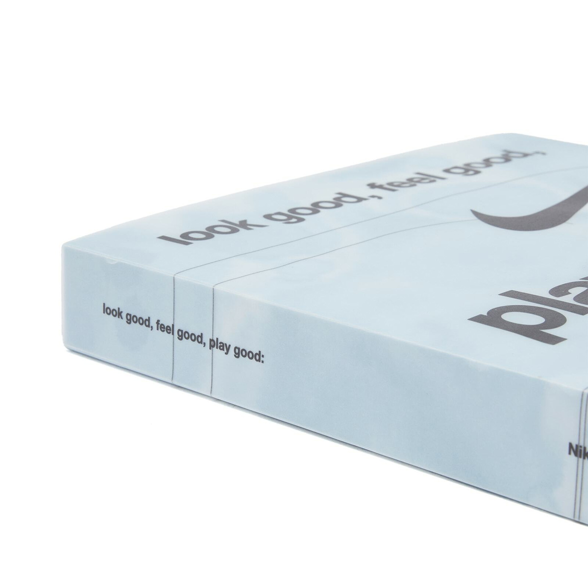 Phaidon Look Good, Feel Good, Play Good: Nike Apparel in Maisie Skidmore 