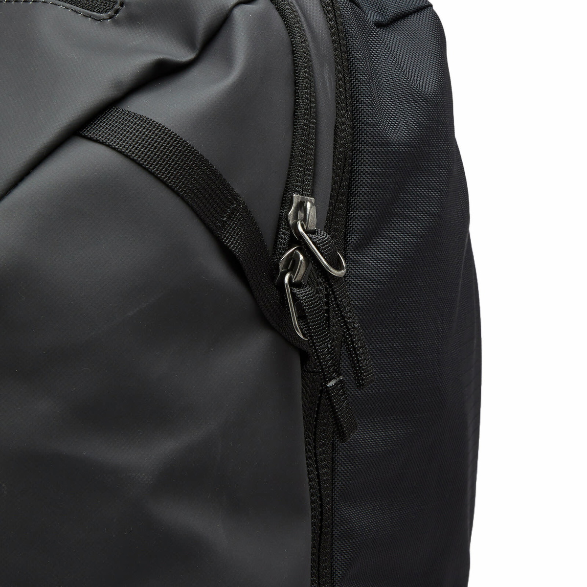 Cotopaxi Men's Allpa 42L Travel Pack in Cotopaxi Black 