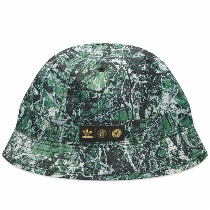 Photo: Adidas Men's x MUFC x The Stone Roses Bucket Hat in Multicolour/Pyrite