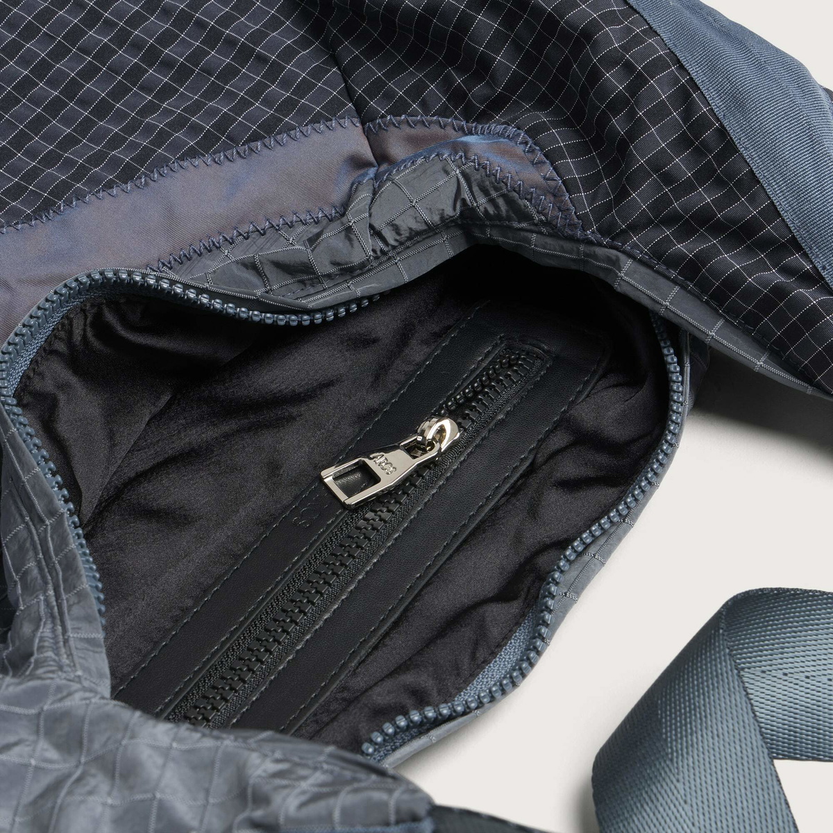 ARCS LITTLE HEY Sling Bag in Tide Jumble