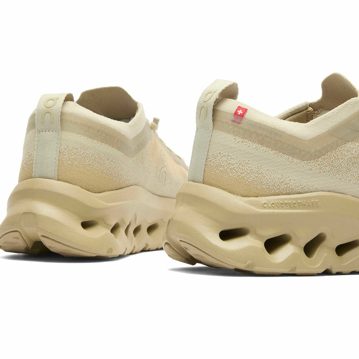 ON Women's Cloudtilt Mo Sneaker in Winter/Kasha